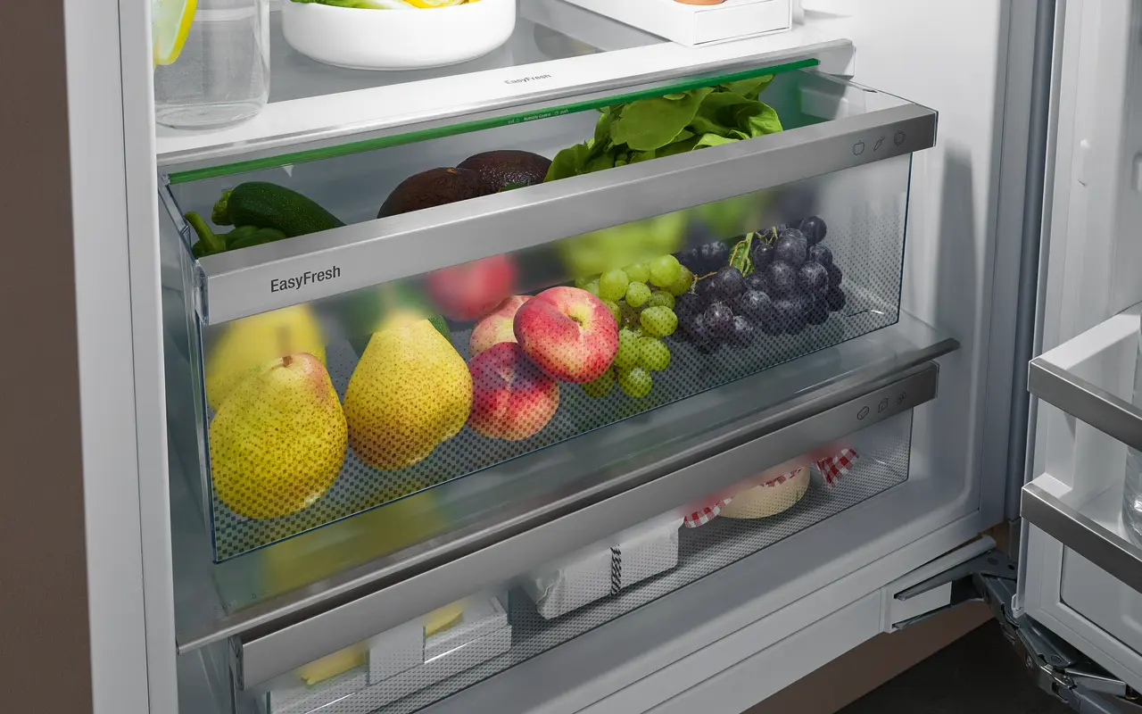 UR3650 Fridge suitable for undercounter installation with